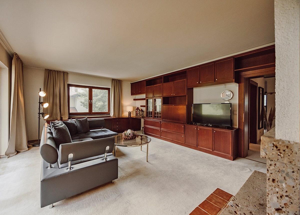 Wohnbereich mit offenem Kamin