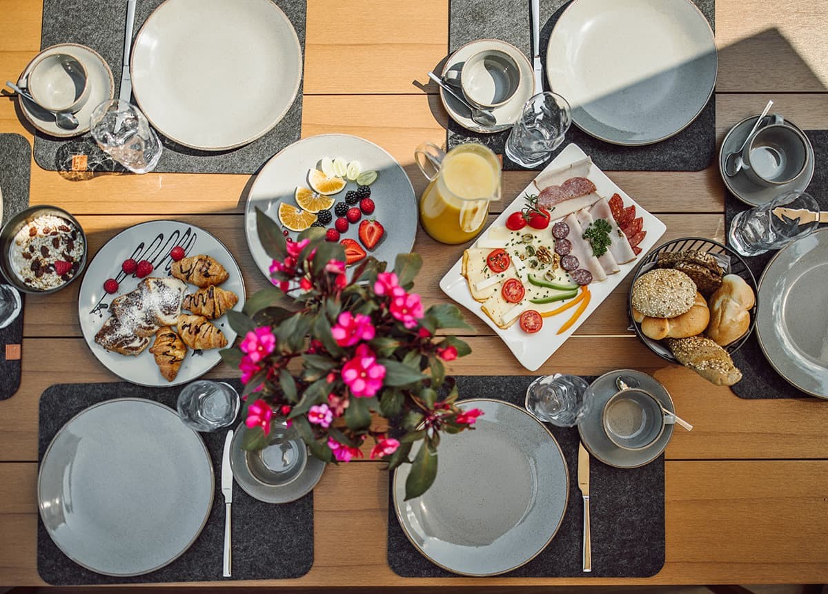 Frühstückstisch von oben 