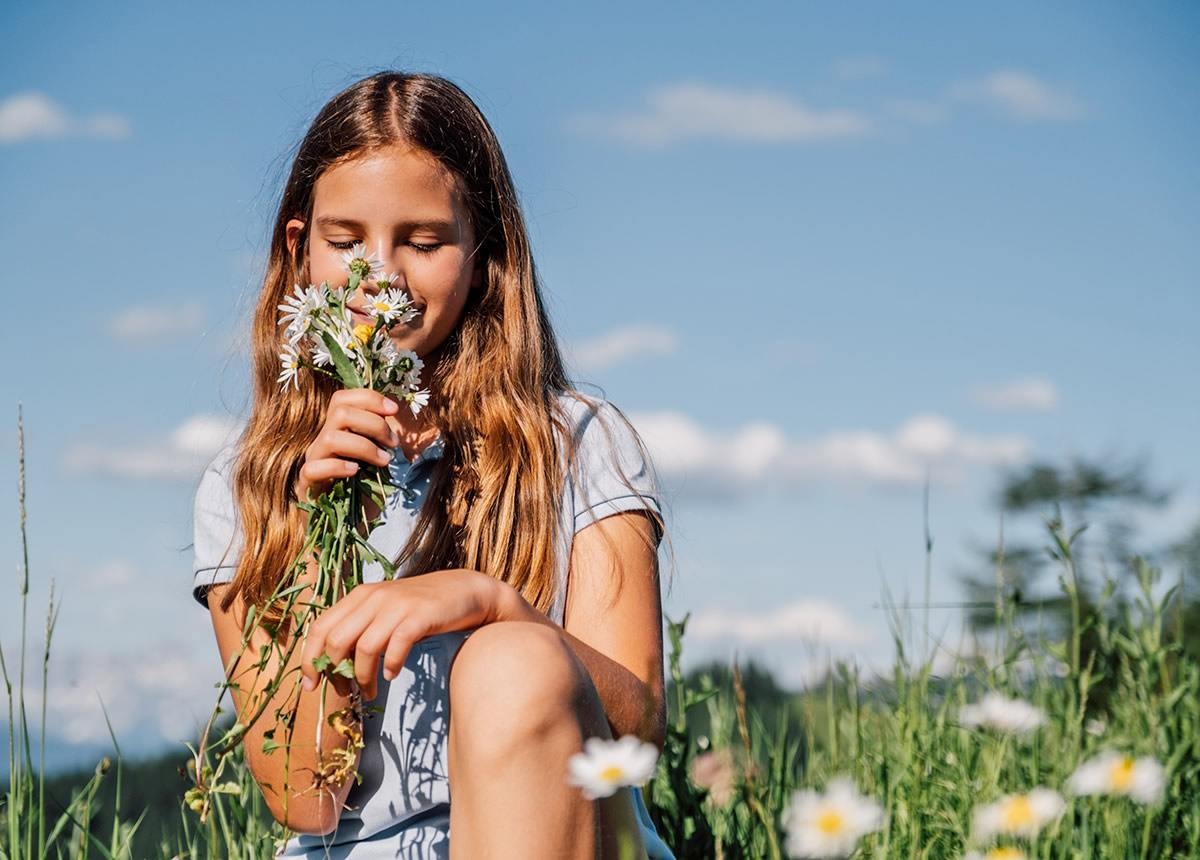 Mädchen in der Wiese