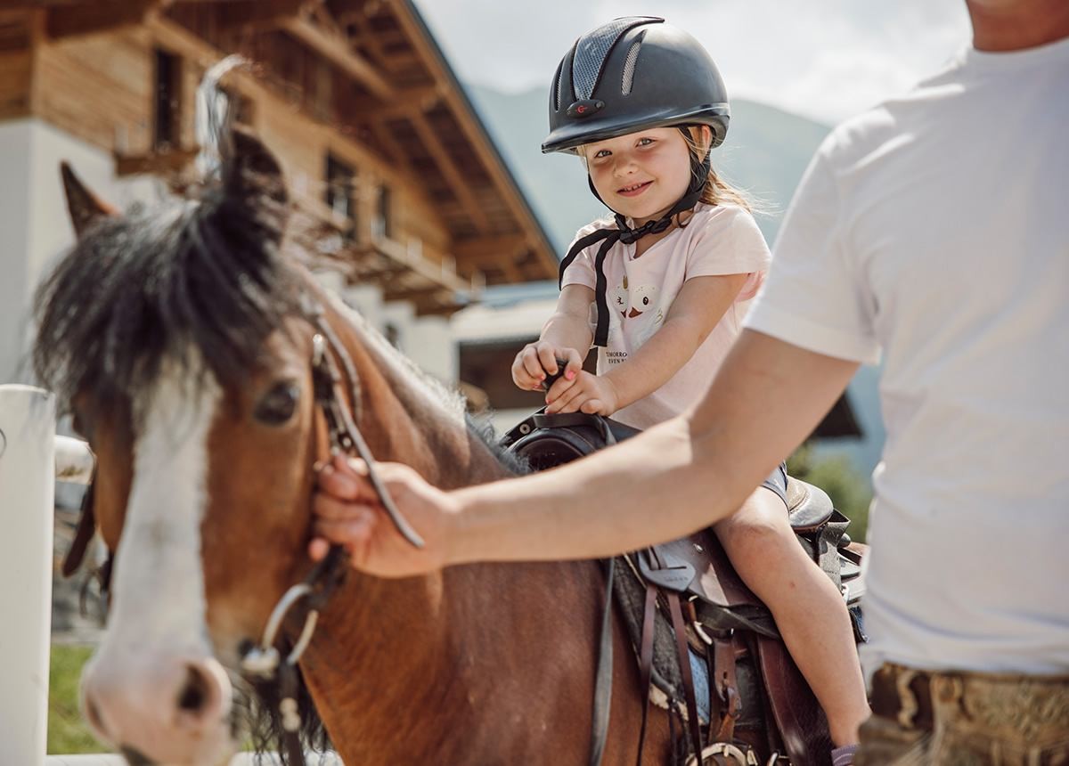 Reiten für Kinder beim Familienurlaub in Lerchs Landhotel