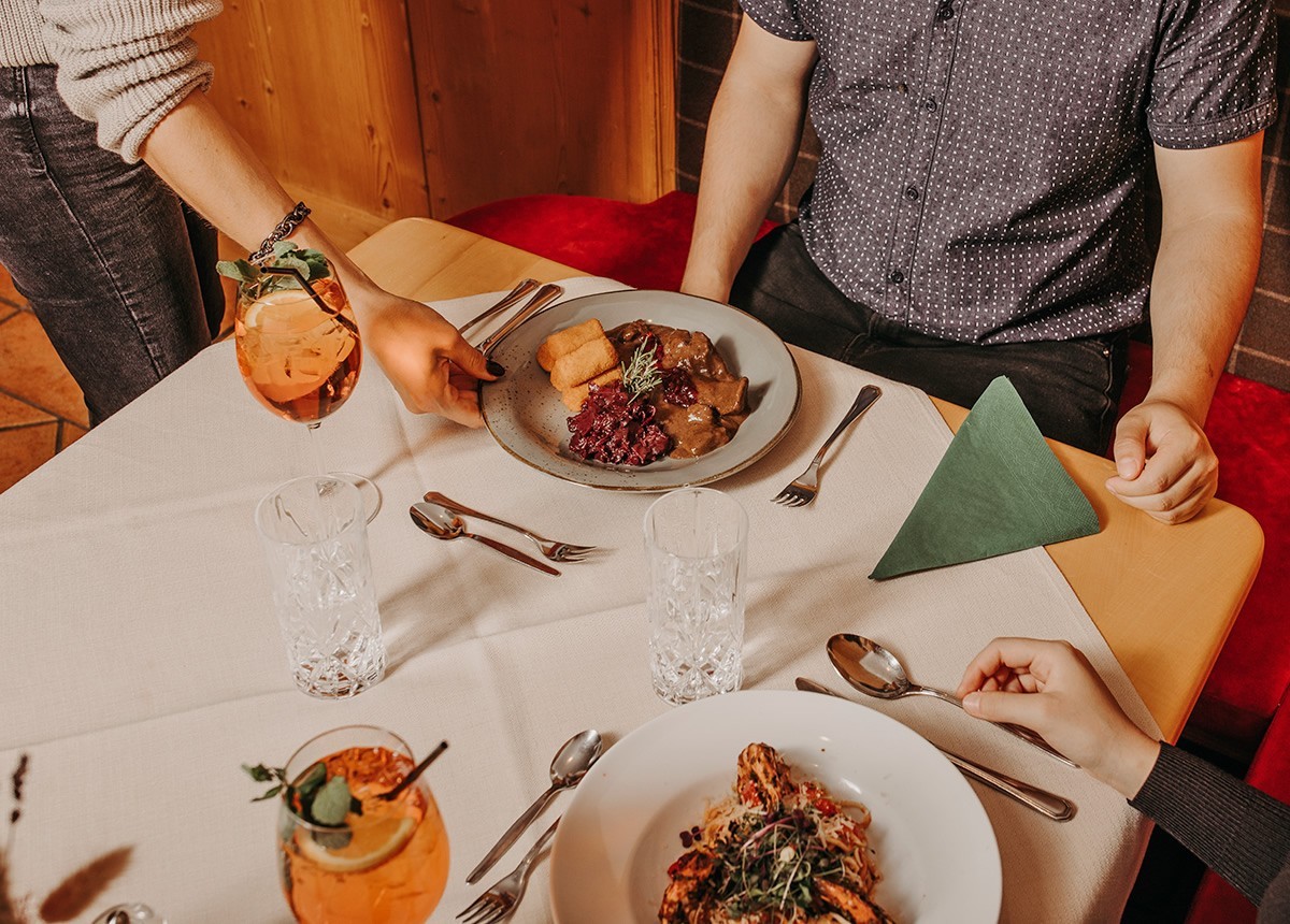 Hauptgericht servieren