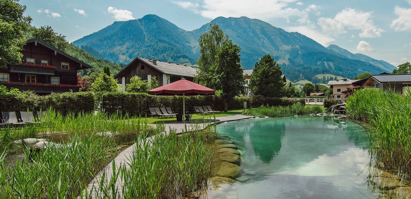 Beliebte Schwimmteich von Lerchs Landhotel