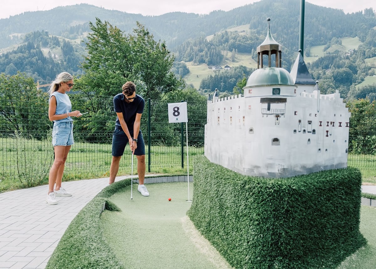 Burg Hohenwerfen in Miniatur auf dem Minigolfplatz