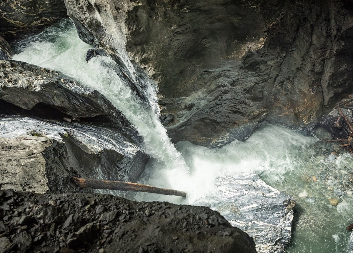 Tosende Wasserfälle in der Klamm