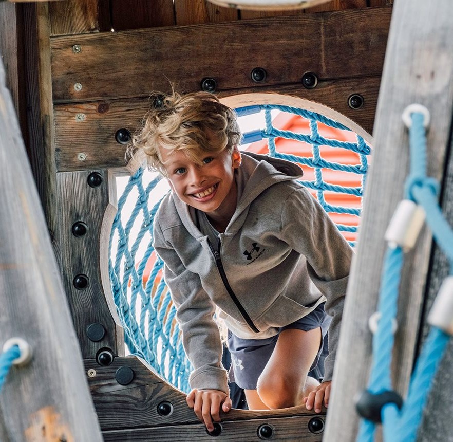 Klettern im Klettergerüst