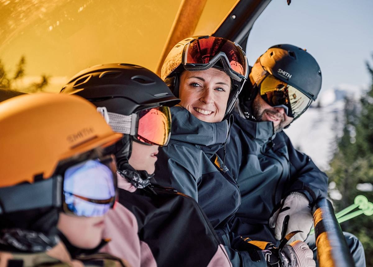 Familie im Sessellift