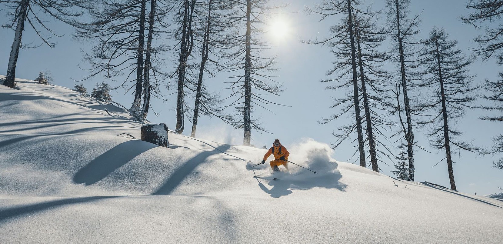 Tiefschneeabfahrt bei einer Skitour